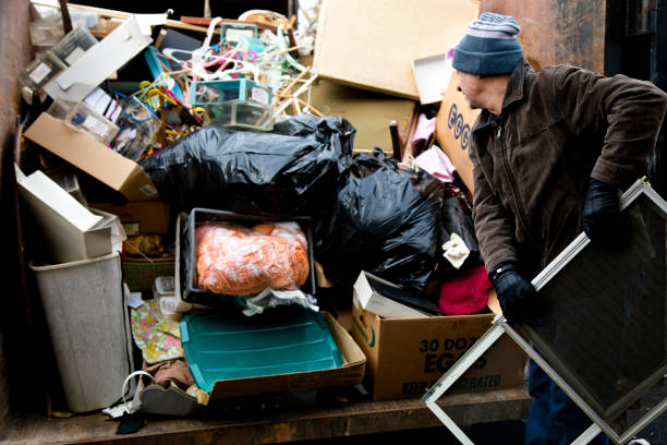Best Estate Cleanout  in Linden, MI